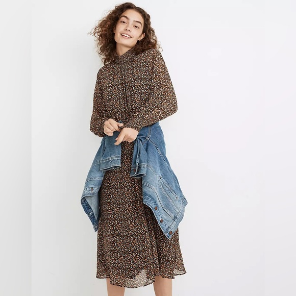 Madewell Dresses & Skirts - Madewell (Re)sourced Georgette Smocked-Neck Midi Dress in Folktale Paisley XXL